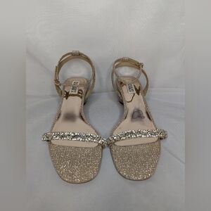 NWOB Badgley Mischka Tarika Chunky Heel Sandals Women's Size 7.5